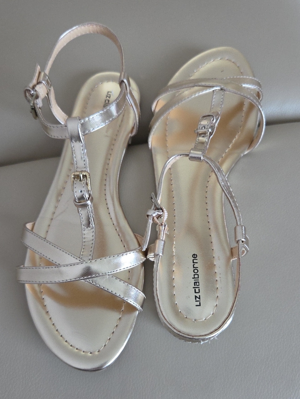 Liz Claiborne Metallic Gold T-Strap Flat Sandals Size 9M